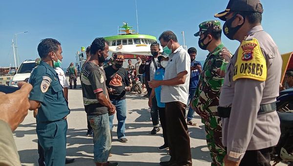 http://saburaijuakab.go.id/uploads/Penjabat Bupati 2021/Penjabat Bupati Sabu Raijua menyambut Nelayan & ABK Kapal yang terdampar.jpg